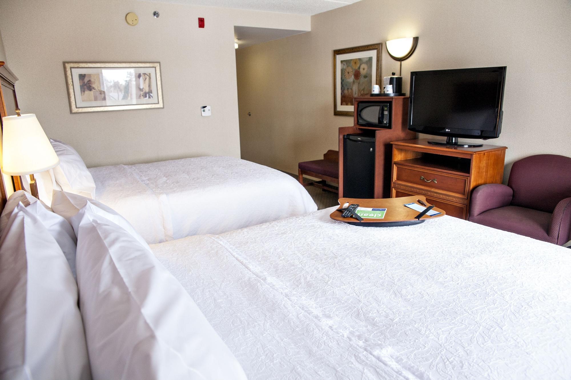 Holiday Inn Express & Suites Kitchener Southeast By Ihg Bagian luar foto