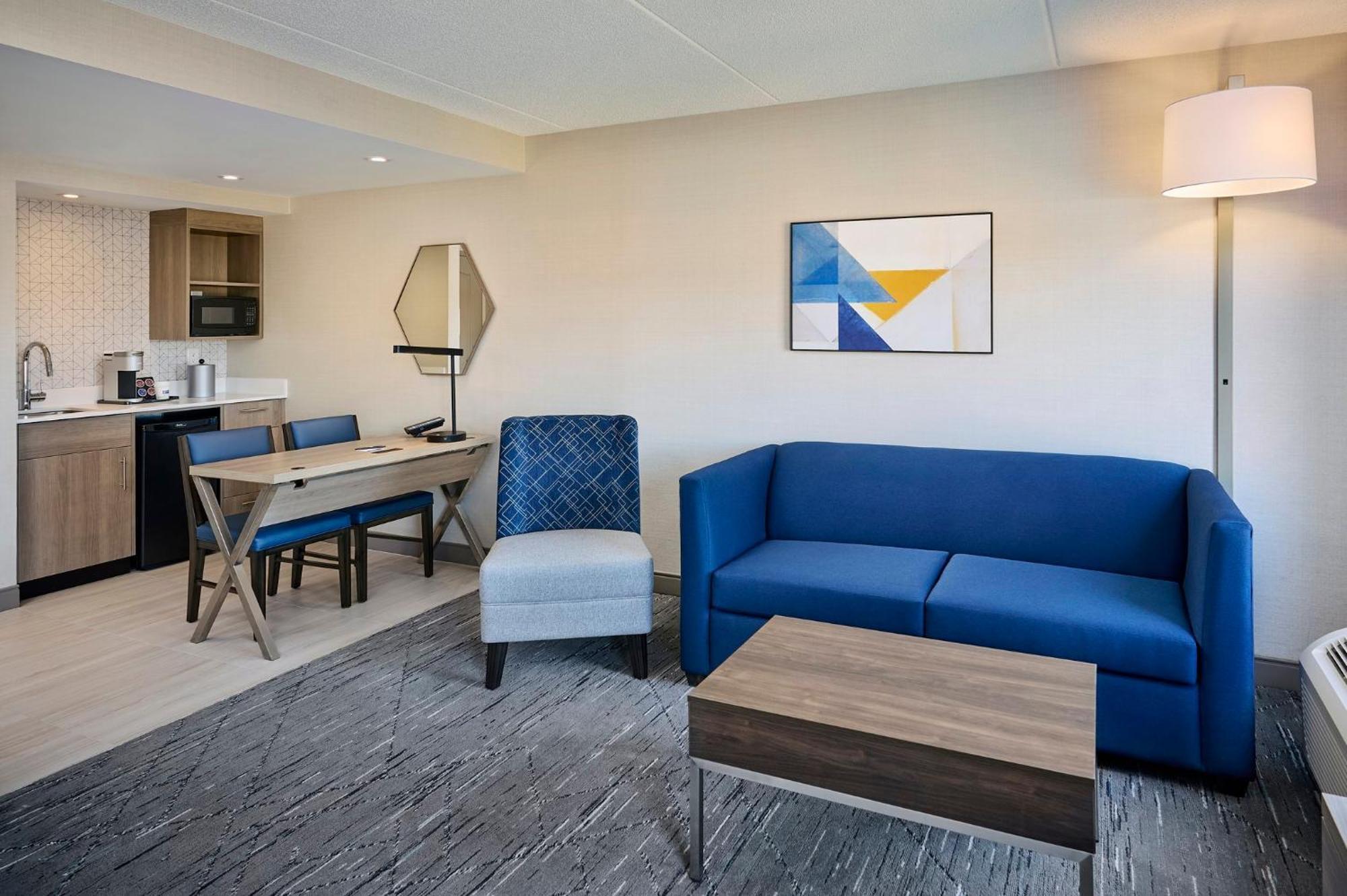 Holiday Inn Express & Suites Kitchener Southeast By Ihg Bagian luar foto