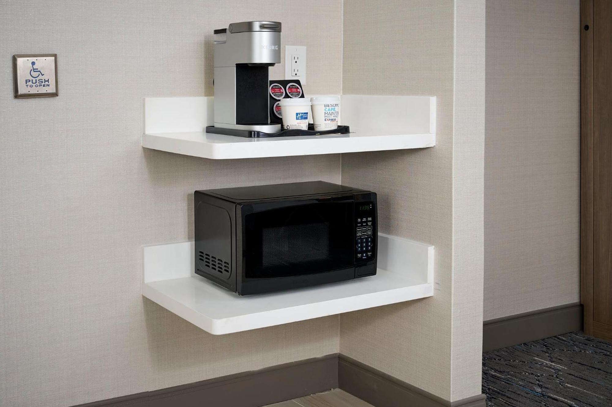 Holiday Inn Express & Suites Kitchener Southeast By Ihg Bagian luar foto