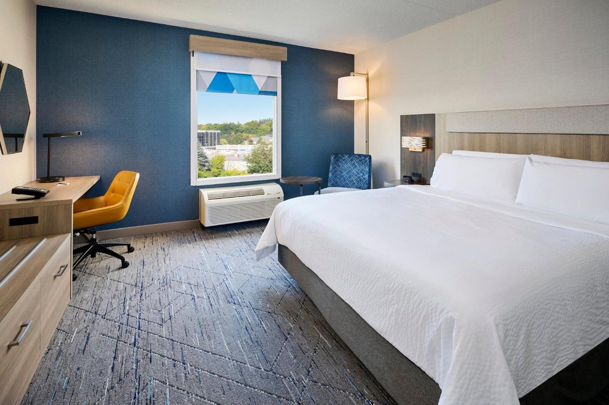 Holiday Inn Express & Suites Kitchener Southeast By Ihg Bagian luar foto